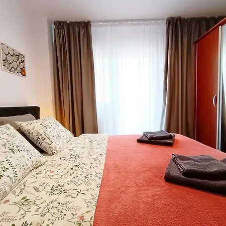 Mid-term Racadau Apartment *