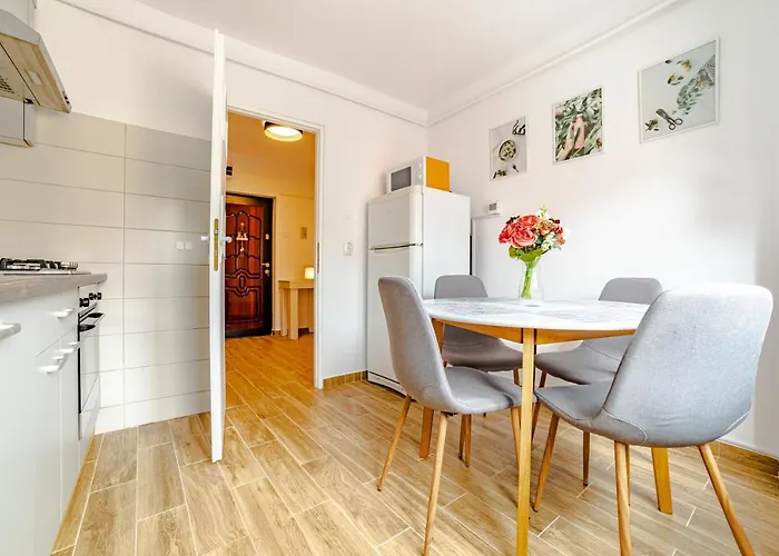 Apartment Mid-term Racadau